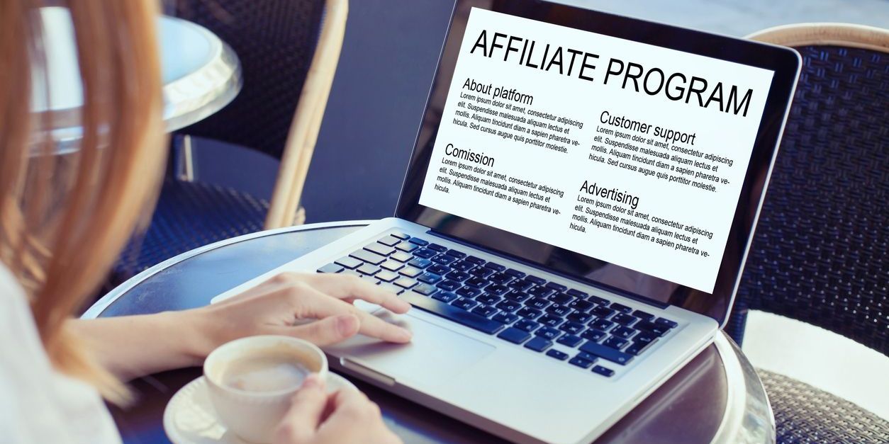 An affiliate marketer looking to sign up as an affiliate online.